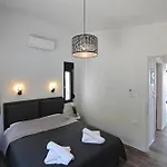 Villa Holidays Skíti