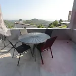 Villa Holidays Skíti