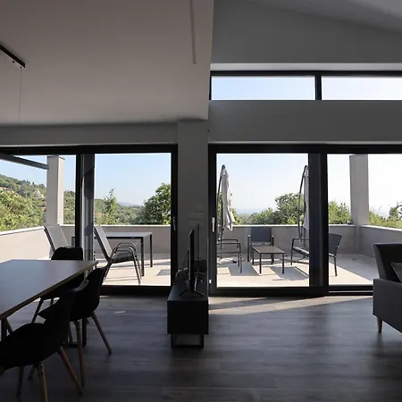 Villa Holidays Skíti