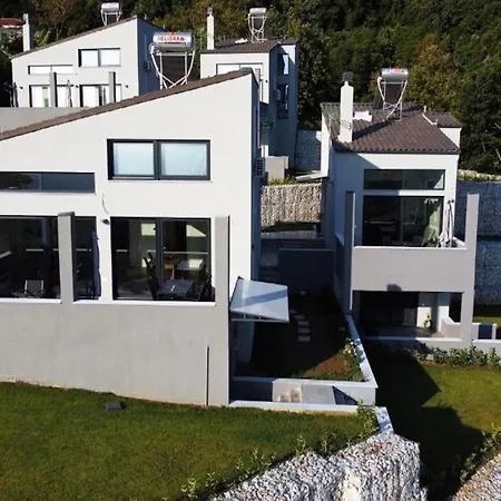 Holidays Villa *