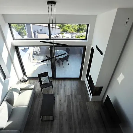 Villa Holidays Skíti